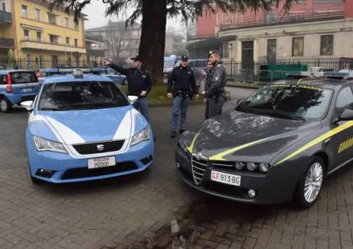 Avevano minacciato e ferito una donna, arrestati due uomini