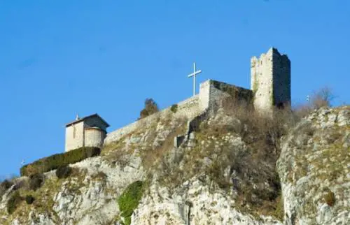 La passeggiata manzoniana nella dolce "città del ferro"