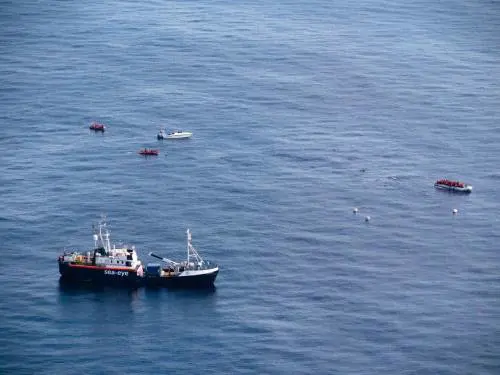 Il "talebano" pd Orlando fa volare gli aerei Ong
