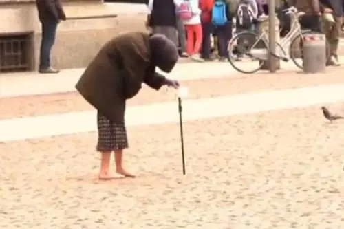 Quei falsi invalidi che chiedono le elemosina in San Pietro