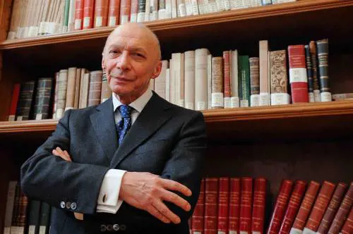 Alpa: "Conte vuole sempre essere super partes ma prima o poi dovrà schierarsi"