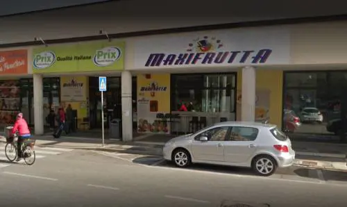 Padova, magrebino minaccia passanti poi aggredisce poliziotti