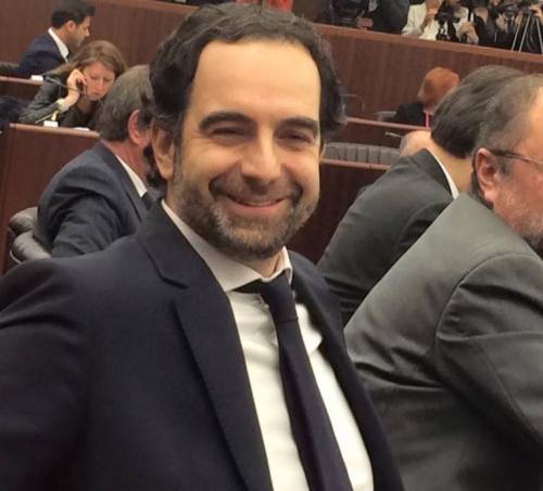 Alfieri a Renzi: "Basta egoismi e schizofrenia, sia generoso e responsabile"
