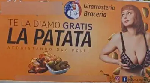 Caserta, cartelli pubblicitari sessisti: esplode la polemica ad Aversa