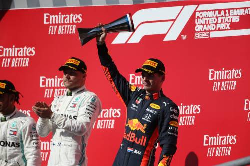 Formula Uno, Verstappen: "La Ferrari in difficoltà? Ha smesso di barare"