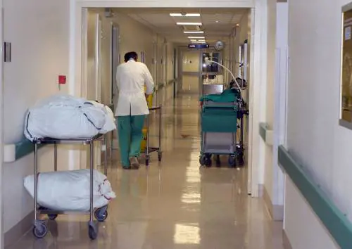 Bimba di 3 anni muore dopo essere stata dimessa da ospedale