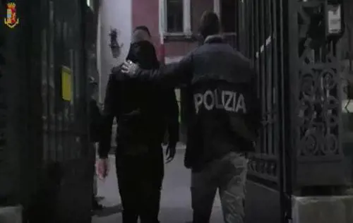 Le mani della mafia sulla movida: così imponevano i loro uomini ai locali