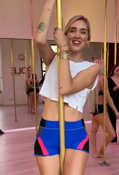 Le vip conquistate ​dalla Pole Dance