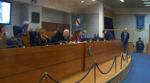 Whirlpool Napoli, approvazione unanime del consiglio all'impegno della Regione Campania