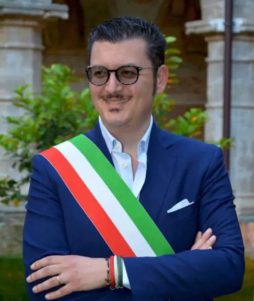 In Puglia il primo Comune che difende le api