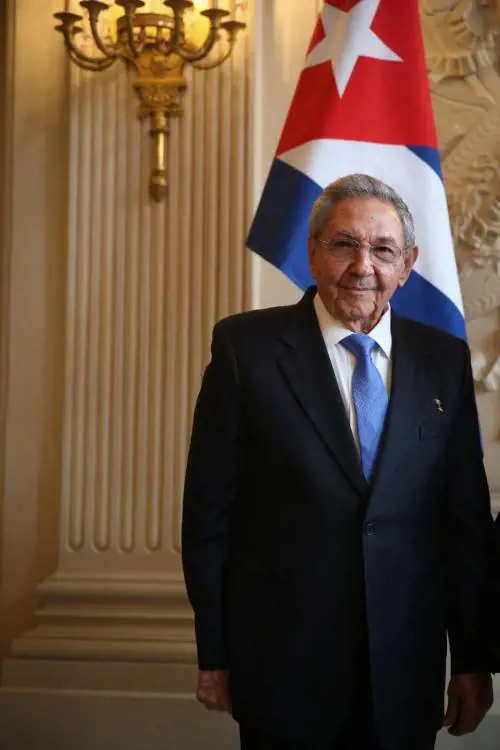 Cuba si arrende alla crisi. Sì alle aziende private (ma si sospetta un bluff)