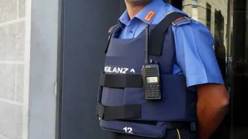 Ostia, vigilantes sparò e uccise un rapinatore: “Fu legittima difesa”