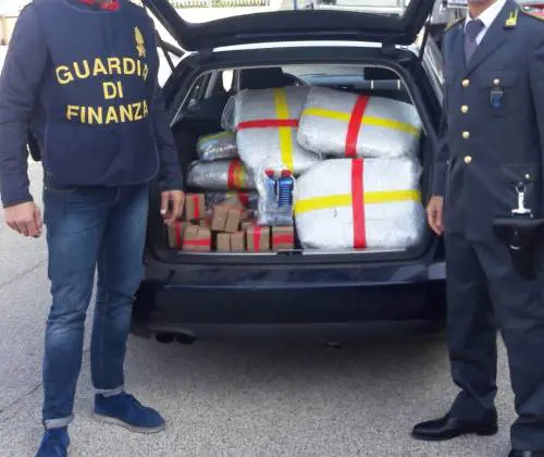 Mola di Bari, maxi sequestro di droga da parte delle fiamme gialle