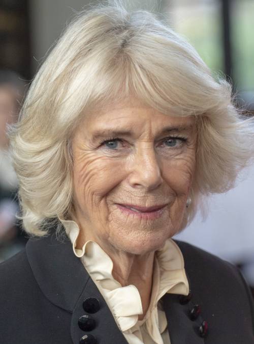 Paura per Camilla Parker Bowles: "Infezione respiratoria in peggioramento"