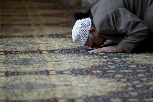 L'imam radicale che ringrazia il virus: "Un soldato di Allah"