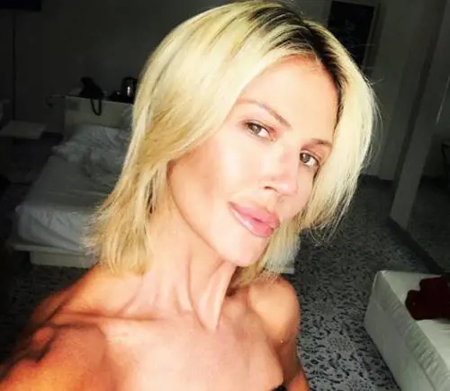 Svolta spirituale per Nathalie Caldonazzo: ​riti sciamani con salvia e palo santo