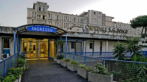 Picchia medico e poliziotti nell’ospedale San Giovanni Bosco: arrestato ucraino