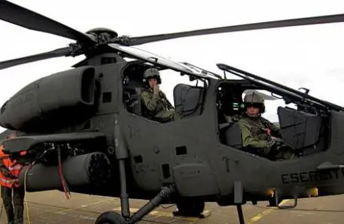 Una top gun italiana: ecco chi è Pamela, pilota d'esercito
