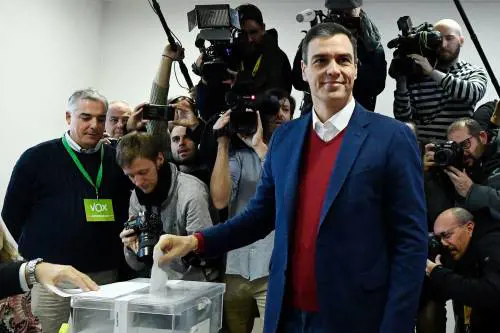 Spagna, la sfida di Sánchez: "No alla grande coalizione"