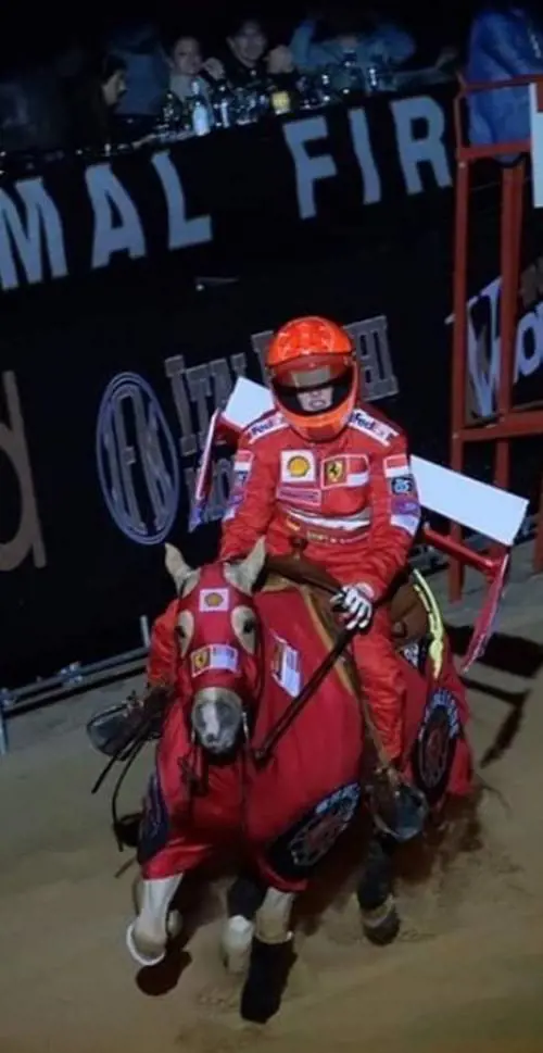 Gina Schumi e l'omaggio a cavallo per papà Michael