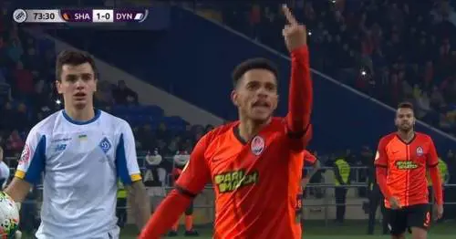 Ucraina, Taison come Balotelli: scaglia il pallone verso i razzisti e viene espulso