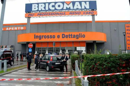 Assalto al furgone portavalori: vigilante ferito alla gamba