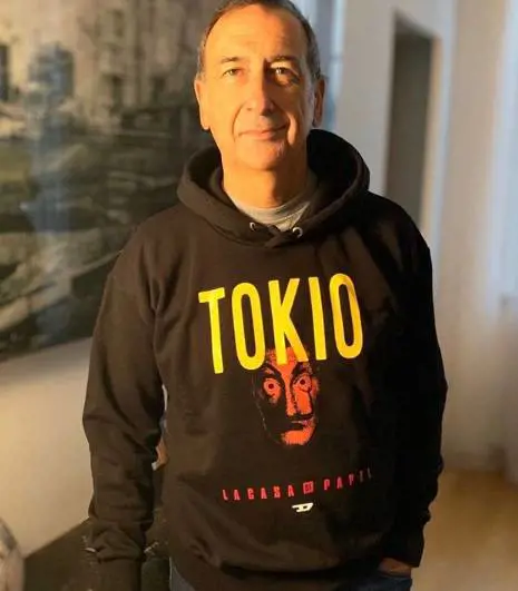 Beppe Sala si candida come nuovo personaggio della Casa di Carta