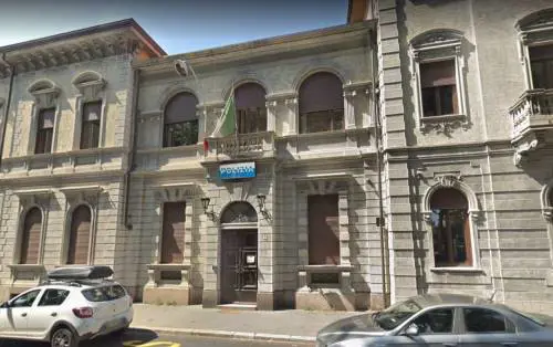 Varese, attacca agenti e si ferisce per incolparli, preso magrebino