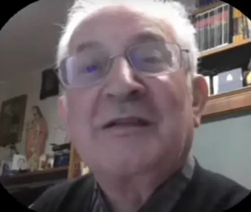 Condannato il prete anti Salvini: "Multa e danni per gli insulti"