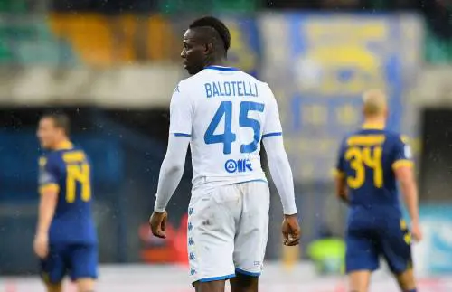 "Balotelli, hai ragione: sei africano". Daspati e denunciati gli autori dello striscione