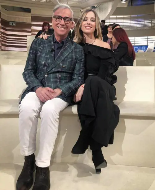 Camilla Ghini tra radio e tv: "Mai un favore da papà Massimo"