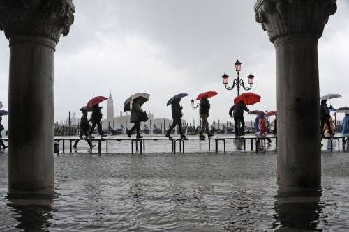 Acqua, danni, e solidarietà. L'ultimo fango? L'odio social