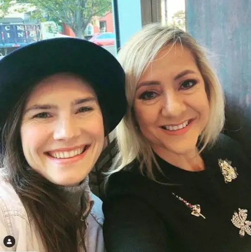 Amanda Knox e Lorena Bobbit: "Siamo amiche, unite dal trauma"