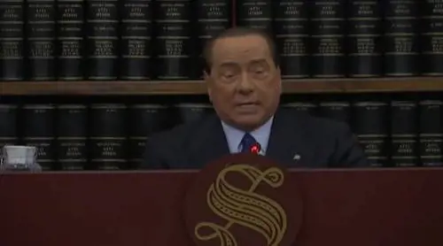 La standing ovation. E poi Berlusconi detta la linea ai suoi: "Così vinceremo ancora"