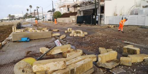 Allerta meteo in Puglia: violenta mareggiata danneggia Nardò