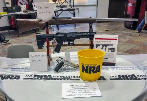 Una lotteria di armi a scuola: bufera in Kentucky