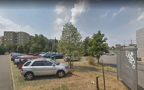 Milano, 18enne accoltellato per un telefono: si cercano i 3 colpevoli