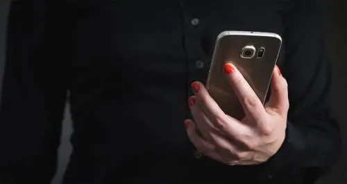 Truffa delle telefonate mute:  il prefisso che vi ruba il credito
