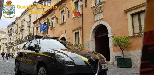 Intascava i soldi del servizio idrico: arrestato avvocato