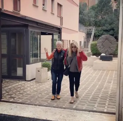 Infortunio per Mara Venier, che finisce all’ospedale