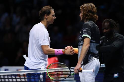 Atp Finals, Nadal batte Tsitsipas 2-1. Ora deve fare il tifo per Medvedev