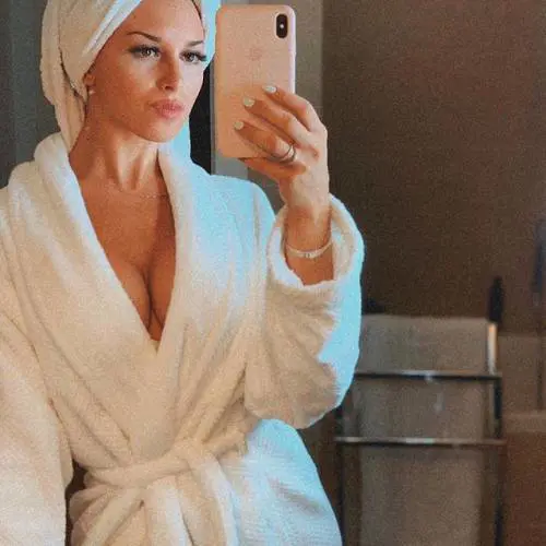 Agustina Gandolfo sexy su Instagram