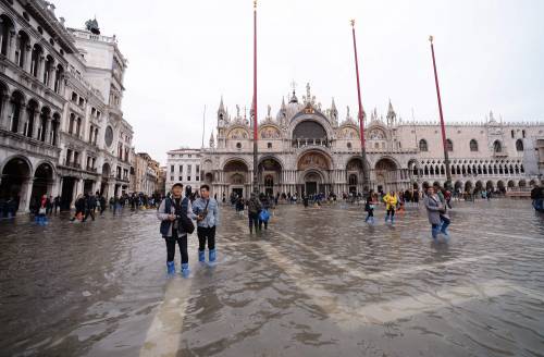 Maltempo a Venezia e la "nuova" vita dei turisti 