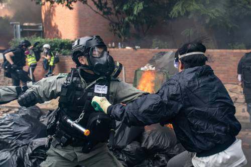 Stati Uniti, legge sui diritti umani per Hong Kong. La Cina si infuria