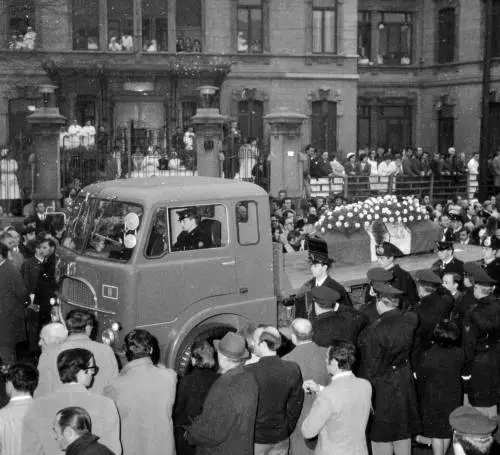 "Lo vidi nella jeep col buco in testa"