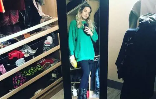Laura Chiatti furiosa contro un follower:  ​"Fattè lavá l’invidia che te se magna!"