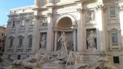 Tre vigili urbani corrotti con gelati e pranzi gratis