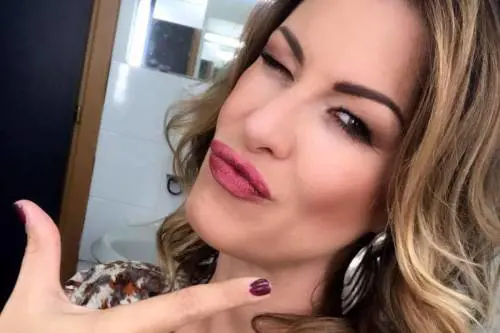 Rachele Montella ha un malore a Vieni da me. Caterina Balivo: "Ma è incinta?"