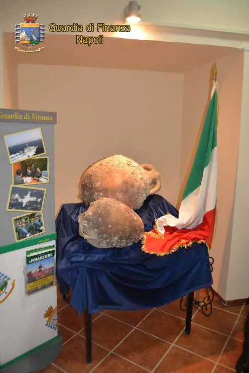 Anfore antiche sequestrate e restituite al Parco di Pompei