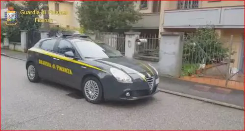 Terzista di nota griffe evade il fisco: sequestrati beni per 6 milioni di euro